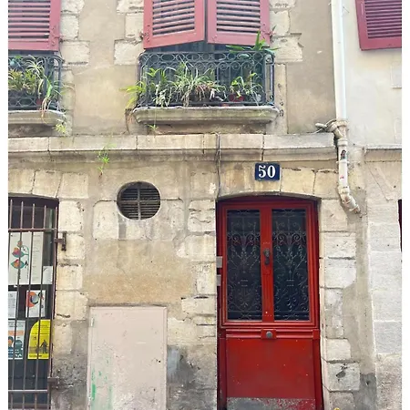 Beautiful 100 M2 - Historic Heart - River View
