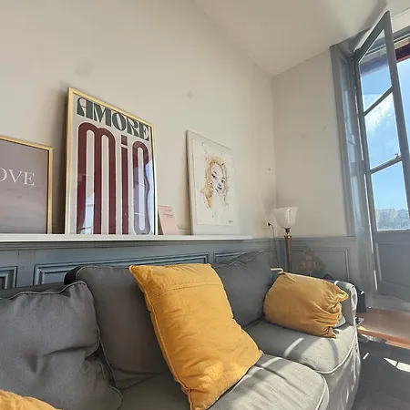 Beautiful 100 M2 - Historic Heart - River View Appartement *